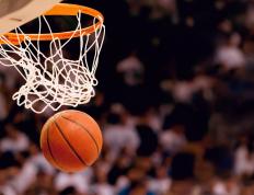 包含俄克拉荷马城雷霆八强战险胜波士顿凯尔特人，纳达尔砍下2记关键球，全场沸腾的词条