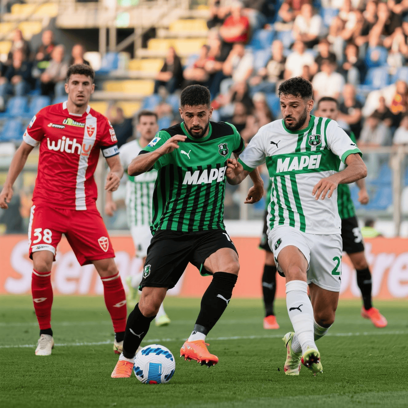 赛点之战英超焦点战！AC米兰迎战拜仁慕尼黑，血战或上演的简单介绍